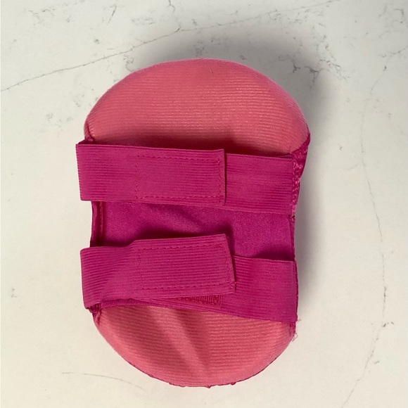 Razor - Pink Youth Knee and Elbow Pads Set - Great Condition! - Picture 3 of 5